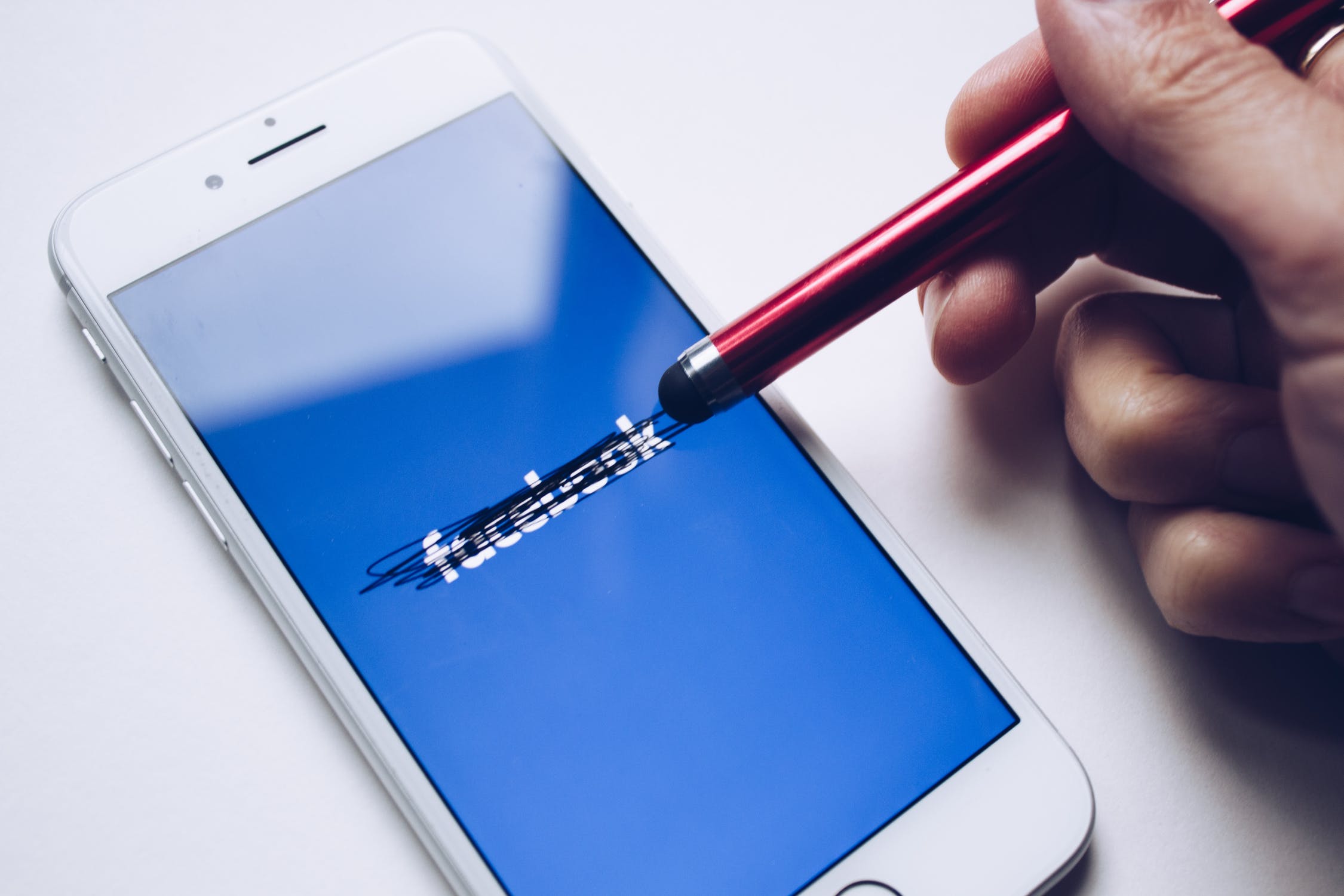 Facebook – death of a Category Leader?